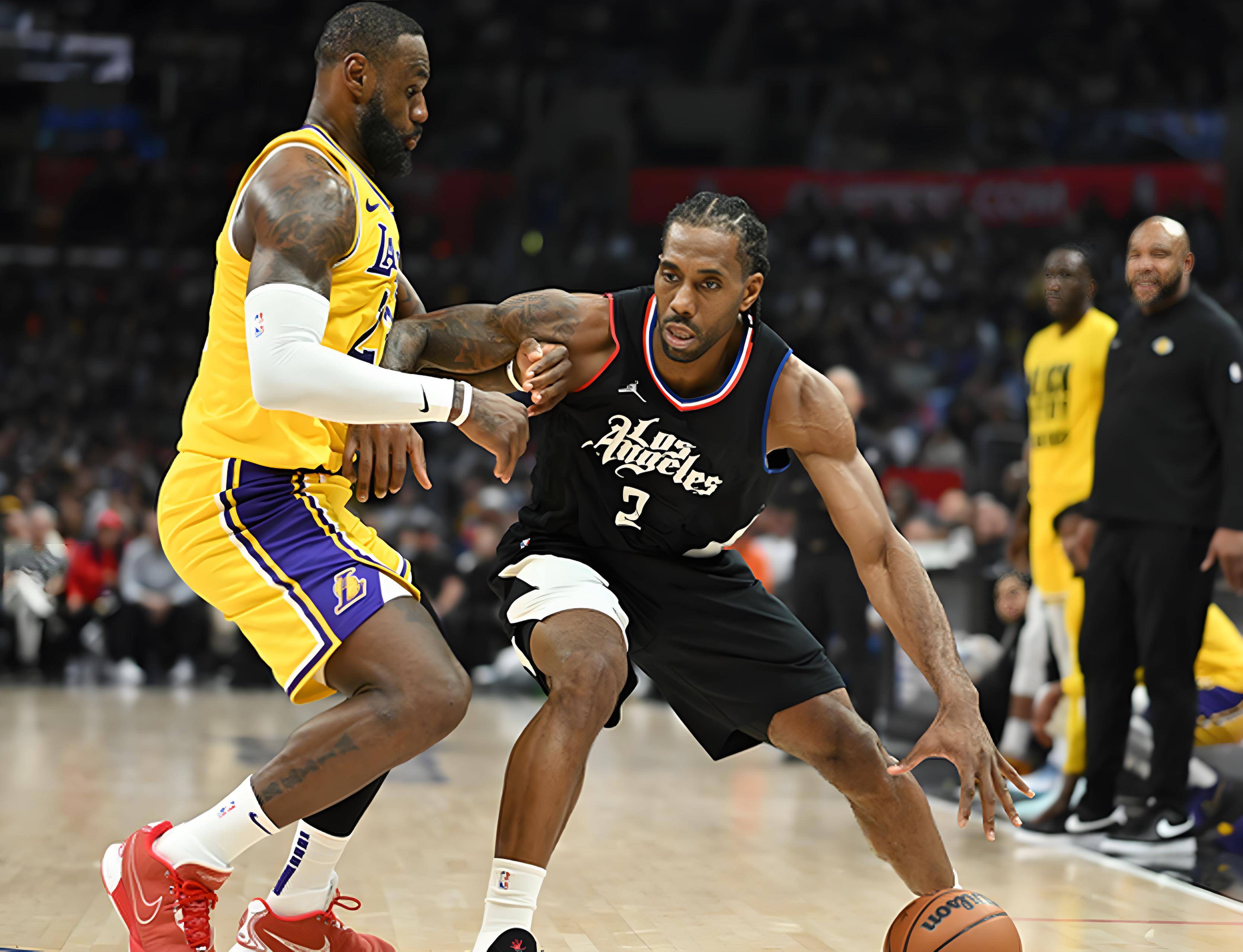 里尔门线救险备战亚冠赛前瓦伦西亚调整名单以备足总杯，网友：风云突变洛杉矶快船今晚战术微调