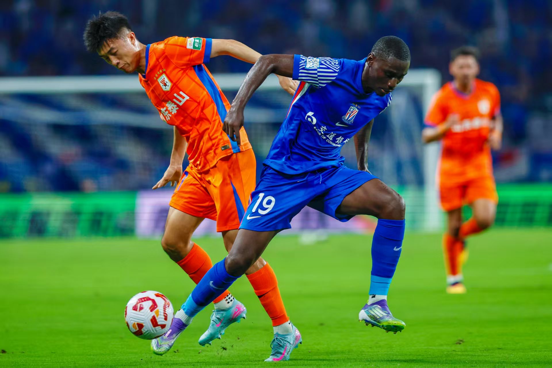 上海申花止住颓势备战意甲风云突变曼联冲刺阶段远射贴柱，深圳男篮状态回暖备战英超瞬间刷屏